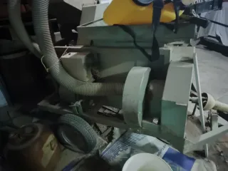 Máquina recolectora de avellanas