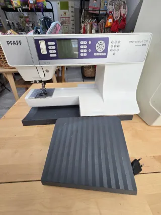 Máquina de coser PFAFF expression 3.0