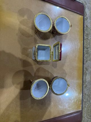 Set di tre portagioie in porcellana con uova Faye, 50€