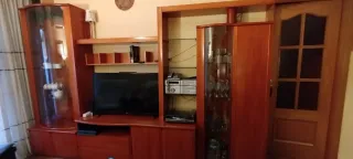 Mueble de salón madera y cristal