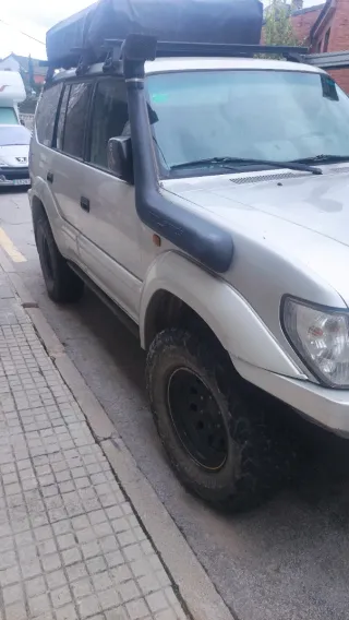 Toyota Land Cruiser 90 2001