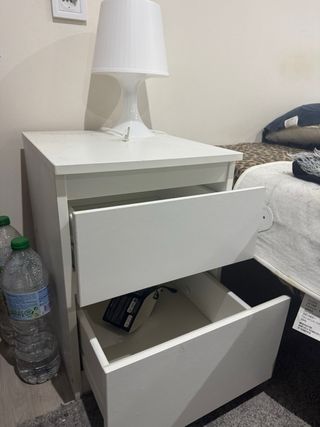 2 Mesita de noche blanca