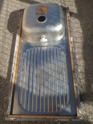 Fregadero de acero inoxidable con escurridor