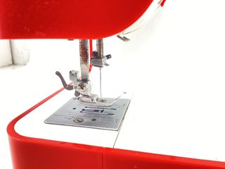 maquina coser alfa red edition