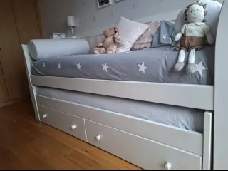 Cama infantil con 2 camas y cajones