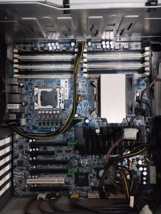 PC HP SERVIDOR CHOLLO