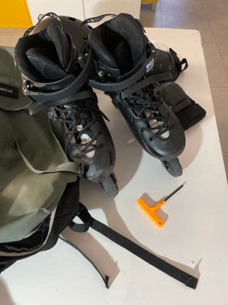 Patines en línea completos con equipo de protecció