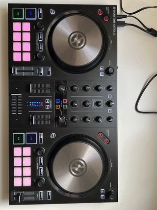 Controladora DJ Native Instruments Traktor S2 MK3