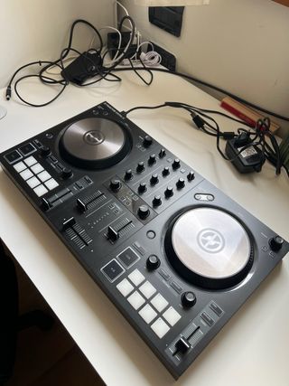 Controladora DJ Native Instruments Traktor S2 MK3