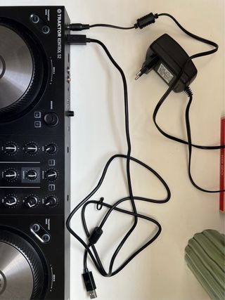 Controladora DJ Native Instruments Traktor S2 MK3
