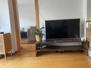Mueble TV madera oscuro