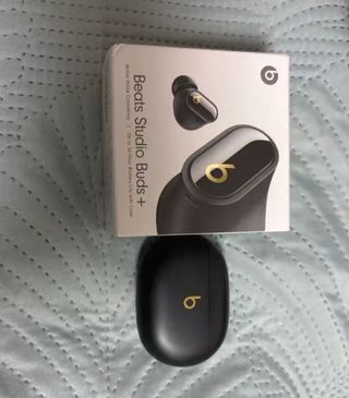 Beats Studio Buds+ Nero e Oro