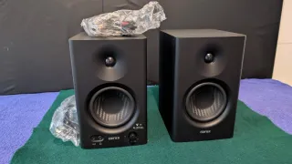 Altavoces Edifier MR4 Negros