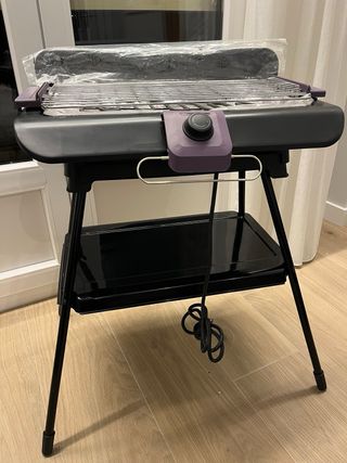 Barbacoa Eléctrica Negra y Morada con Patas