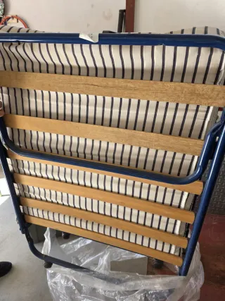 Cama Plegable Metálica y Madera