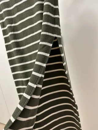 Falda larga verde y blanca a rayas