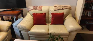 2 Sofás de piel beige