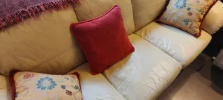 2 Sofás de piel beige