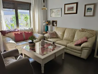 2 Sofás de piel beige