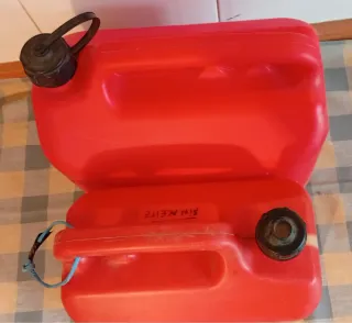 2 Garrafas de Gasolina Jerricán 5L Rojas