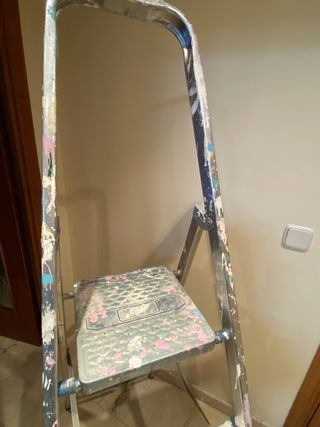 Escalera de Aluminio Plegable para Obras