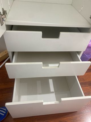 Armario blanco infantil con estrellas