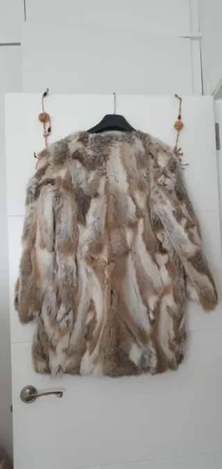 Abrigo piel de conejo precioso