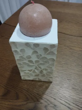 Porta velas decorativo com vela redonda