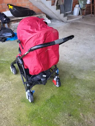 Carro de bebé Bebeconfort rojo