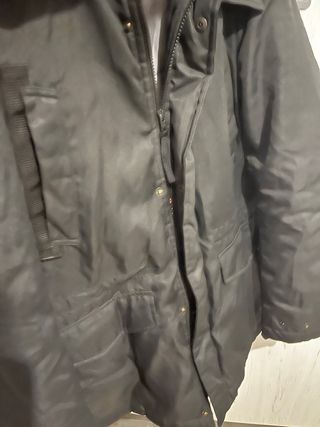Abrigo Parka Negra con Capucha de Pelo