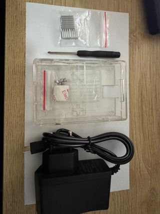 Kit Carcasa Transparente + Fuente Alimentación