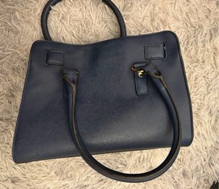 Bolso Michael Kors Azul Marino con Detalles Dorado