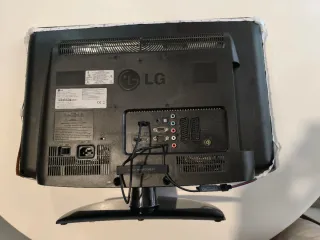 TV LG 22" (No Smart TV)