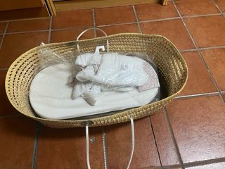 Capazo de mimbre para bebé