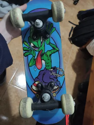 Monopatín skate 43x13 cm alien