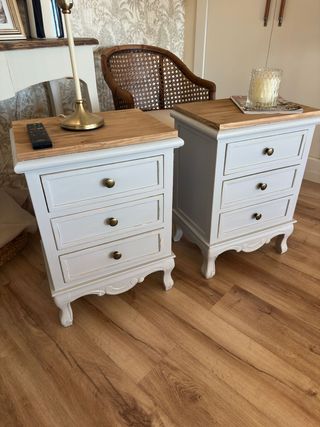 Comodini restaurati su ordinazione