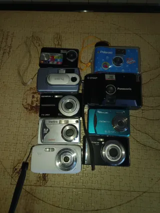 Lote 7 Cámaras Digitales, 2 analogicas.