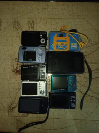 Lote 7 Cámaras Digitales, 2 analogicas.