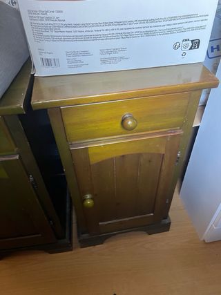 Mesitas y cabeceros de madera