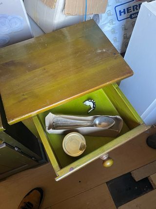 Mesitas y cabeceros de madera