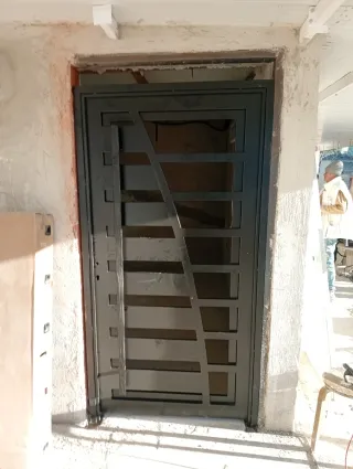 Puerta herrería la cañada alicante calle los sogor