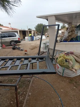 Puerta herrería la cañada alicante calle los sogor