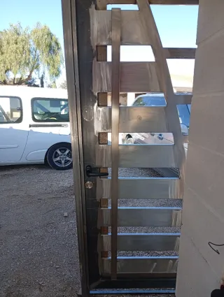 Puerta herrería la cañada alicante calle los sogor