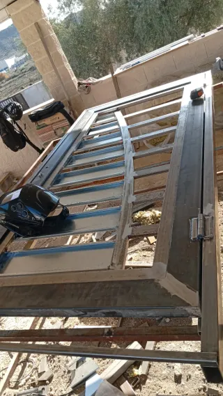 Puerta herrería la cañada alicante calle los sogor