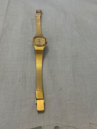 Lote bisutería: collares , reloj Orient, pulsera.