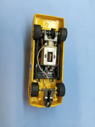 Scalextric Renault 12 Amarillo