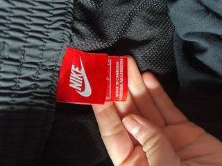 Falda deportiva Nike negra y gris