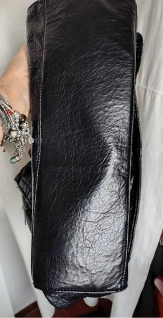 Borsa grande a mano e tracolla