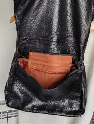 Borsa grande a mano e tracolla