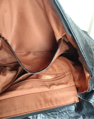 Borsa grande a mano e tracolla